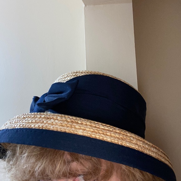 Straw hat with blue bow - Picture 7 of 16